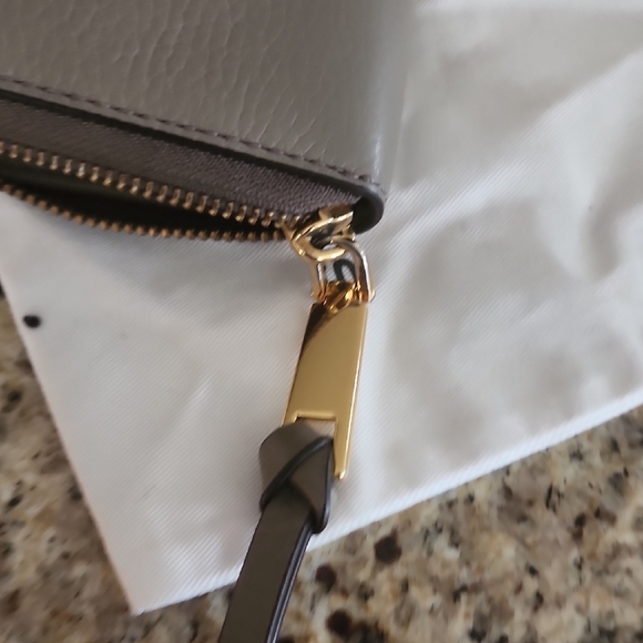 Marc Jacobs Gray Leather Wallet - Picture 9 of 16